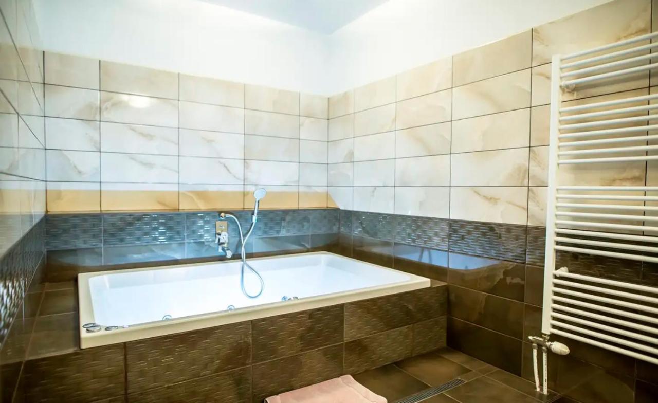 Hotel Styria Chvalovice  Dış mekan fotoğraf